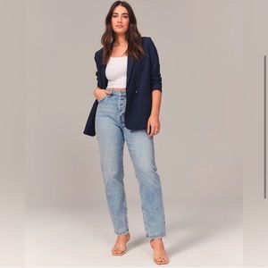Abercrombie Curve Love High Rise Dad Jeans in Light Wash
